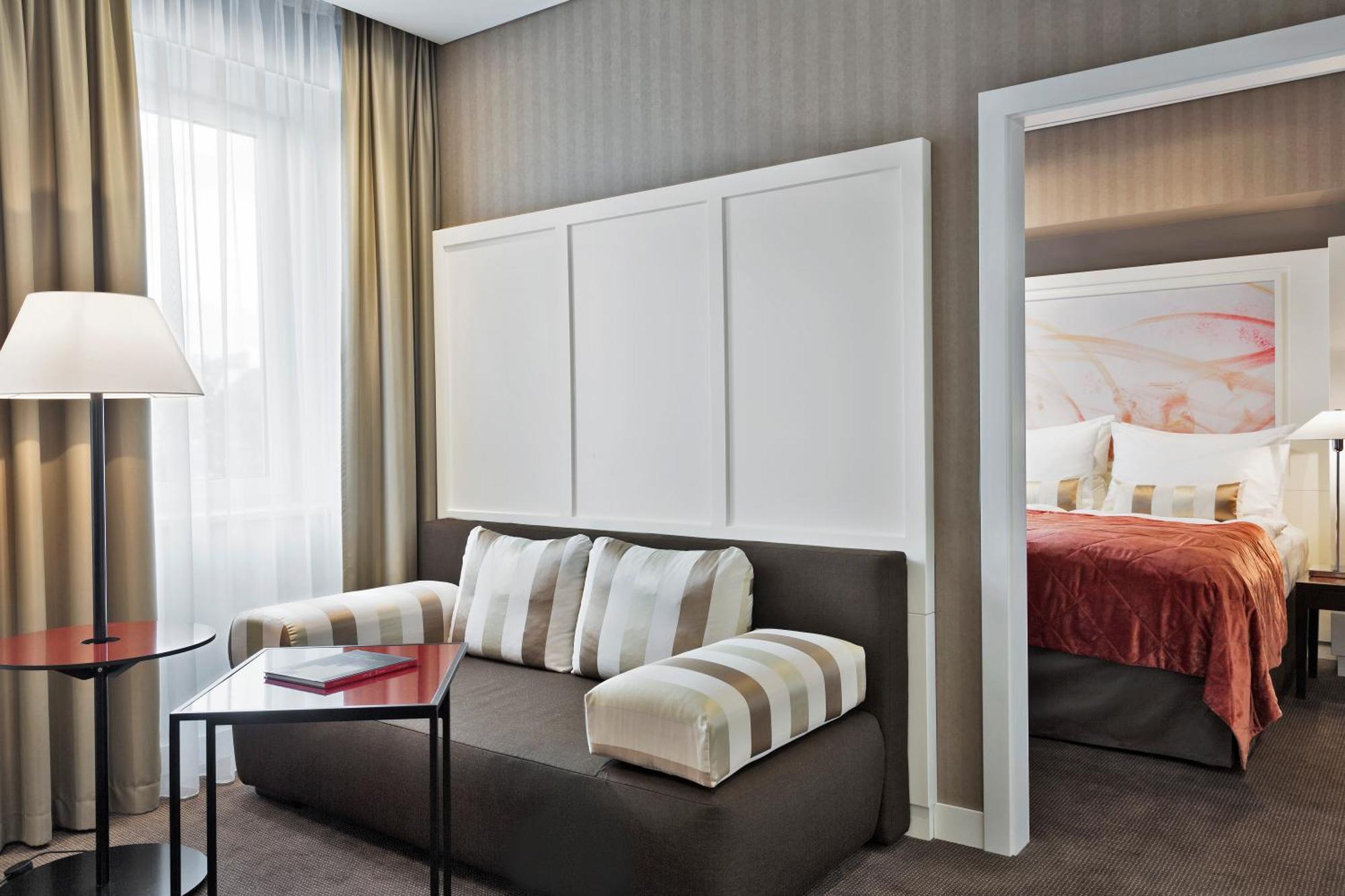 The Harmonie Vienna, Bw Premier Collection