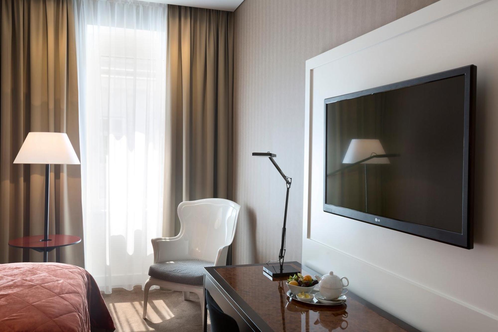 Hotel The Harmonie Vienna, Bw Premier Collection 4*